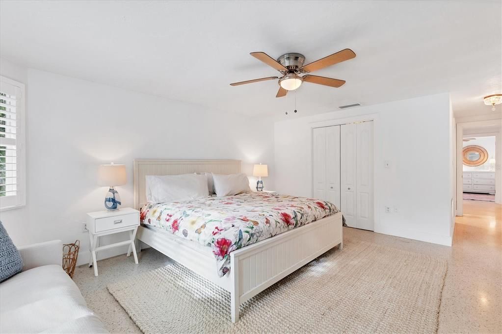 For Sale: $1,075,000 (3 beds, 2 baths, 1715 Square Feet)