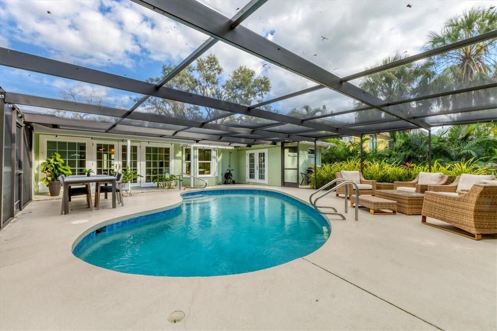 For Sale: $1,075,000 (3 beds, 2 baths, 1715 Square Feet)