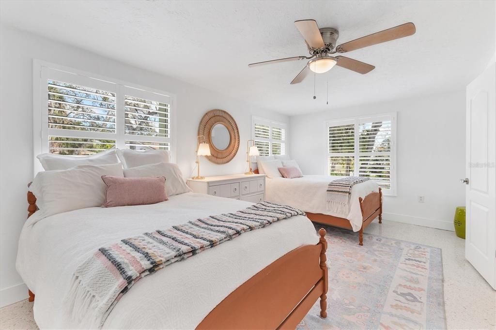 For Sale: $1,075,000 (3 beds, 2 baths, 1715 Square Feet)