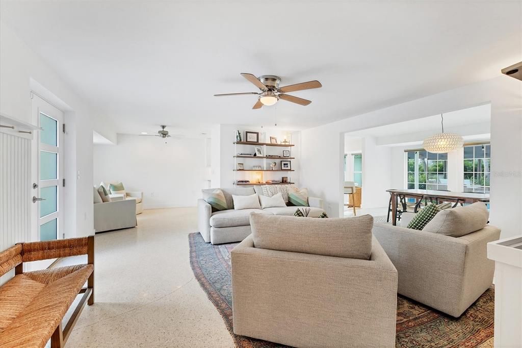 For Sale: $1,075,000 (3 beds, 2 baths, 1715 Square Feet)