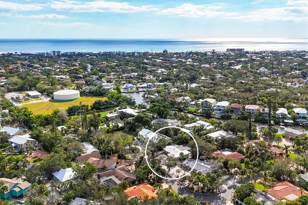 For Sale: $1,075,000 (3 beds, 2 baths, 1715 Square Feet)