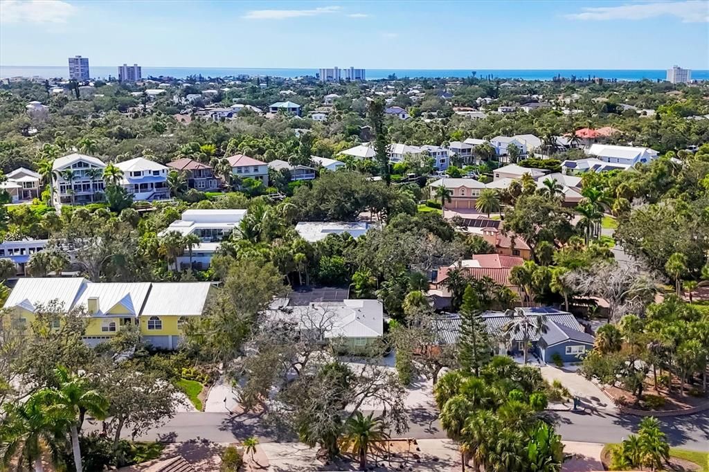 For Sale: $1,075,000 (3 beds, 2 baths, 1715 Square Feet)