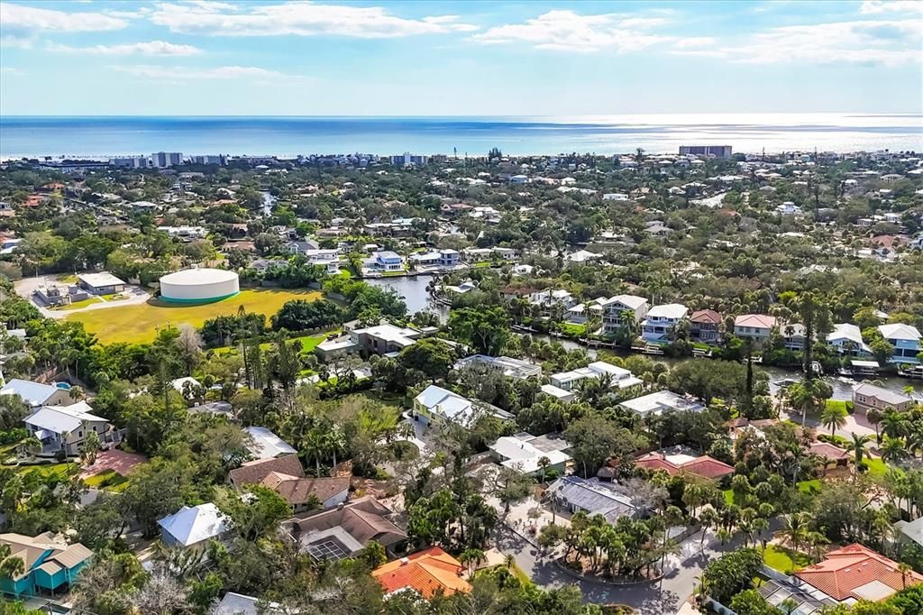For Sale: $1,075,000 (3 beds, 2 baths, 1715 Square Feet)