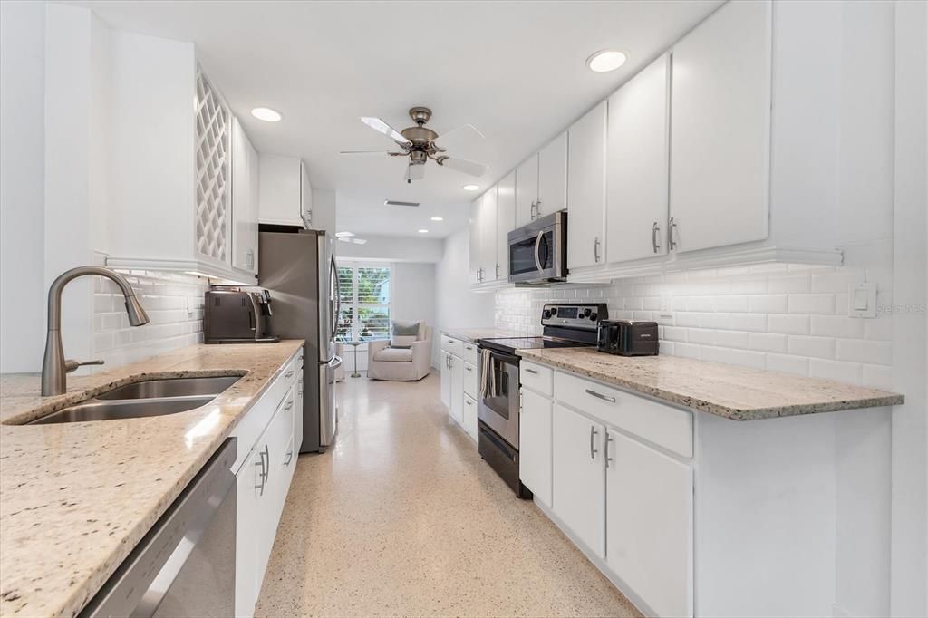 For Sale: $1,075,000 (3 beds, 2 baths, 1715 Square Feet)