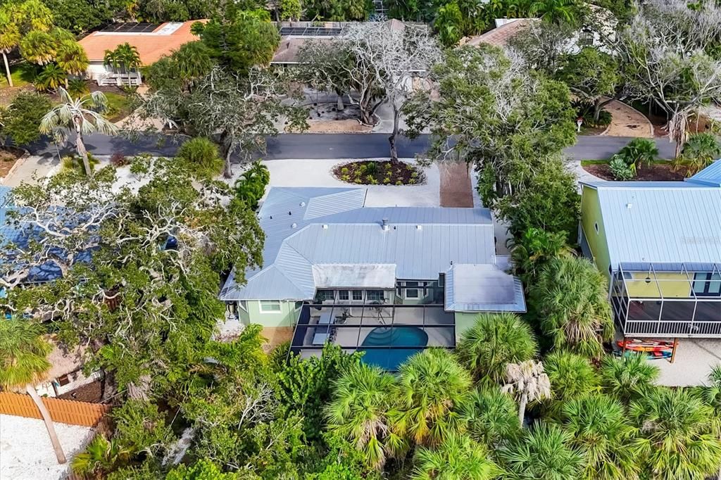 For Sale: $1,075,000 (3 beds, 2 baths, 1715 Square Feet)