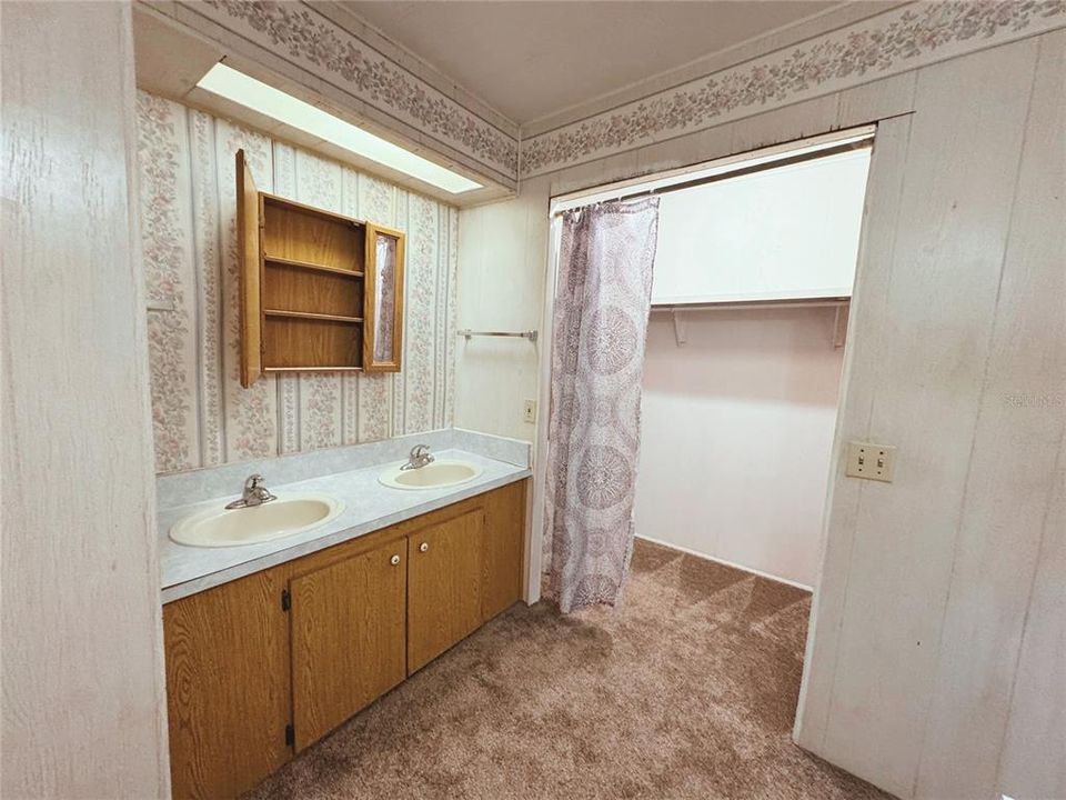 待售: $175,000 (3 贝兹, 2 浴室, 1344 平方英尺)