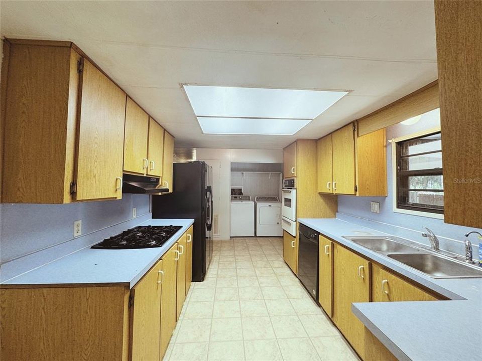 待售: $175,000 (3 贝兹, 2 浴室, 1344 平方英尺)