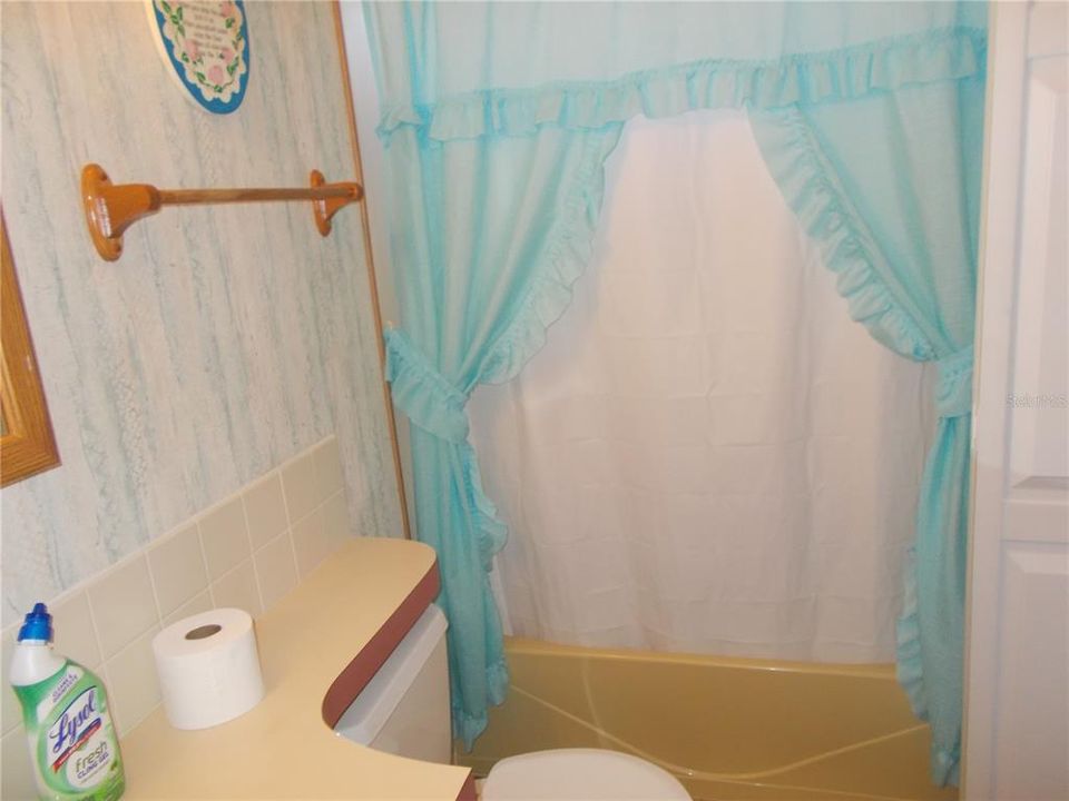 合同活跃: $129,900 (2 贝兹, 2 浴室, 1106 平方英尺)