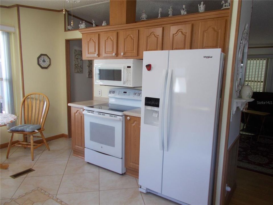 合同活跃: $129,900 (2 贝兹, 2 浴室, 1106 平方英尺)