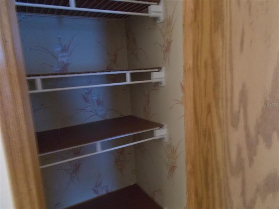 合同活跃: $129,900 (2 贝兹, 2 浴室, 1106 平方英尺)