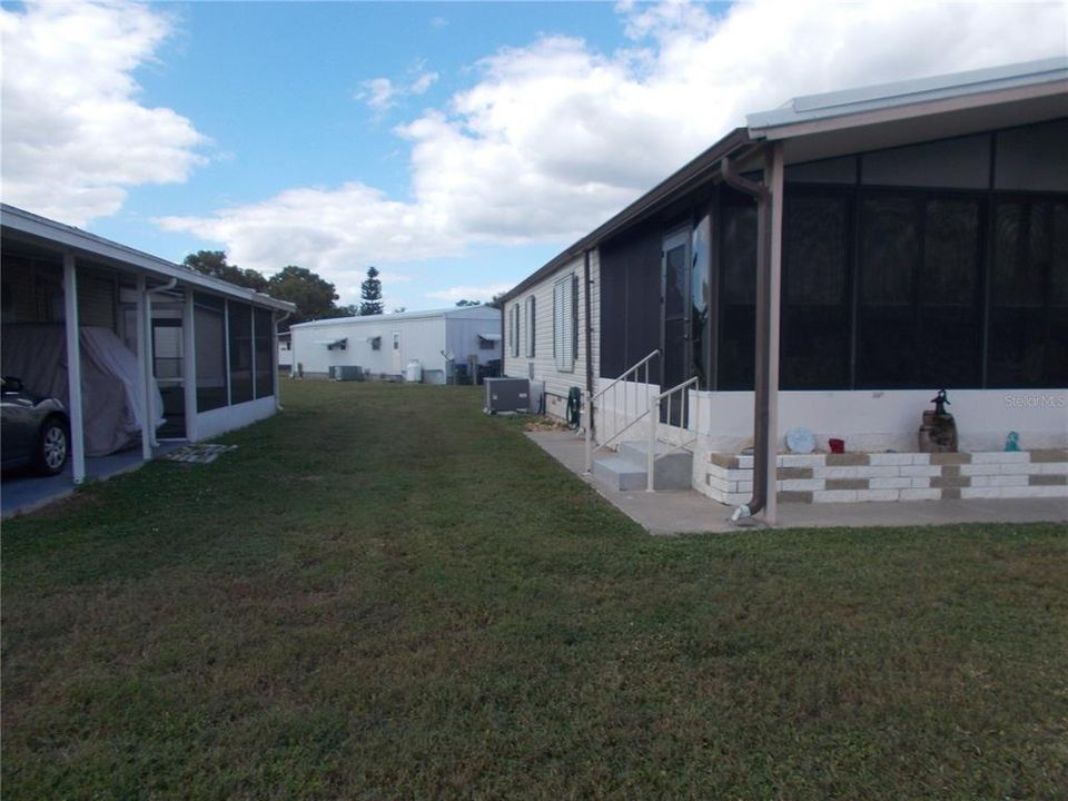 合同活跃: $129,900 (2 贝兹, 2 浴室, 1106 平方英尺)