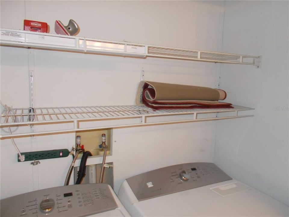 合同活跃: $129,900 (2 贝兹, 2 浴室, 1106 平方英尺)