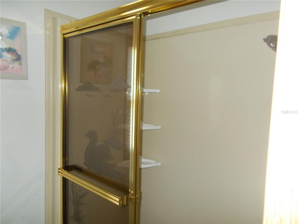 合同活跃: $129,900 (2 贝兹, 2 浴室, 1106 平方英尺)