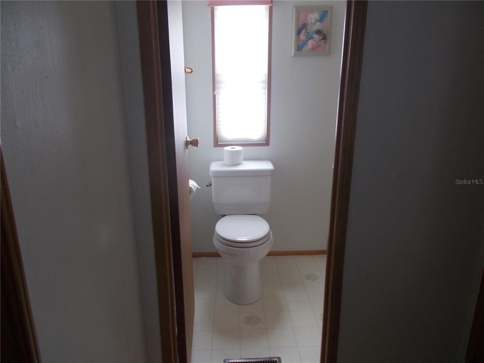 合同活跃: $129,900 (2 贝兹, 2 浴室, 1106 平方英尺)