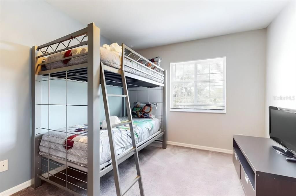 En Renta: $3,200 (5 camas, 3 baños, 2351 Pies cuadrados)