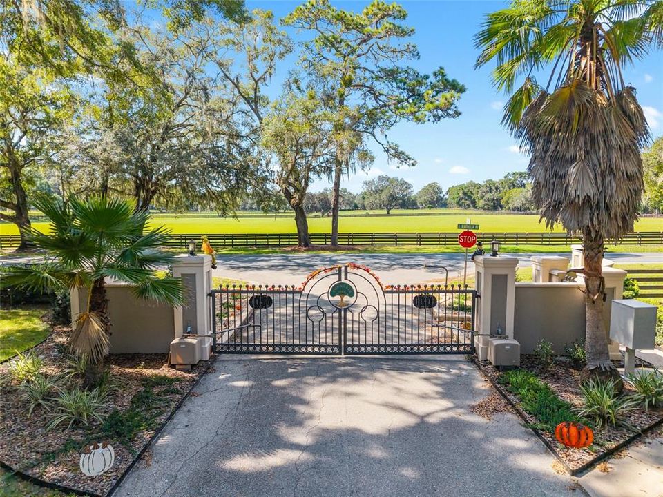 En Venta: $585,000 (2 camas, 2 baños, 2527 Pies cuadrados)