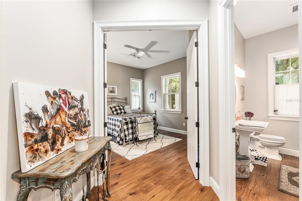 En Venta: $585,000 (2 camas, 2 baños, 2527 Pies cuadrados)