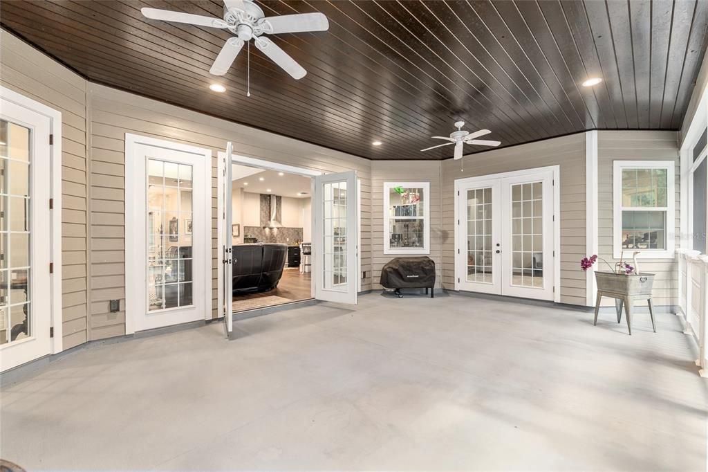 En Venta: $585,000 (2 camas, 2 baños, 2527 Pies cuadrados)