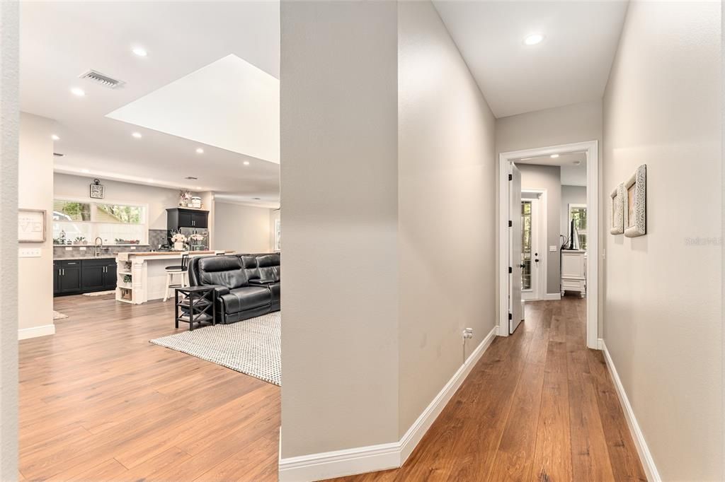 En Venta: $585,000 (2 camas, 2 baños, 2527 Pies cuadrados)