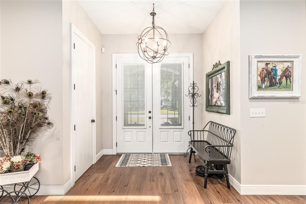 En Venta: $585,000 (2 camas, 2 baños, 2527 Pies cuadrados)