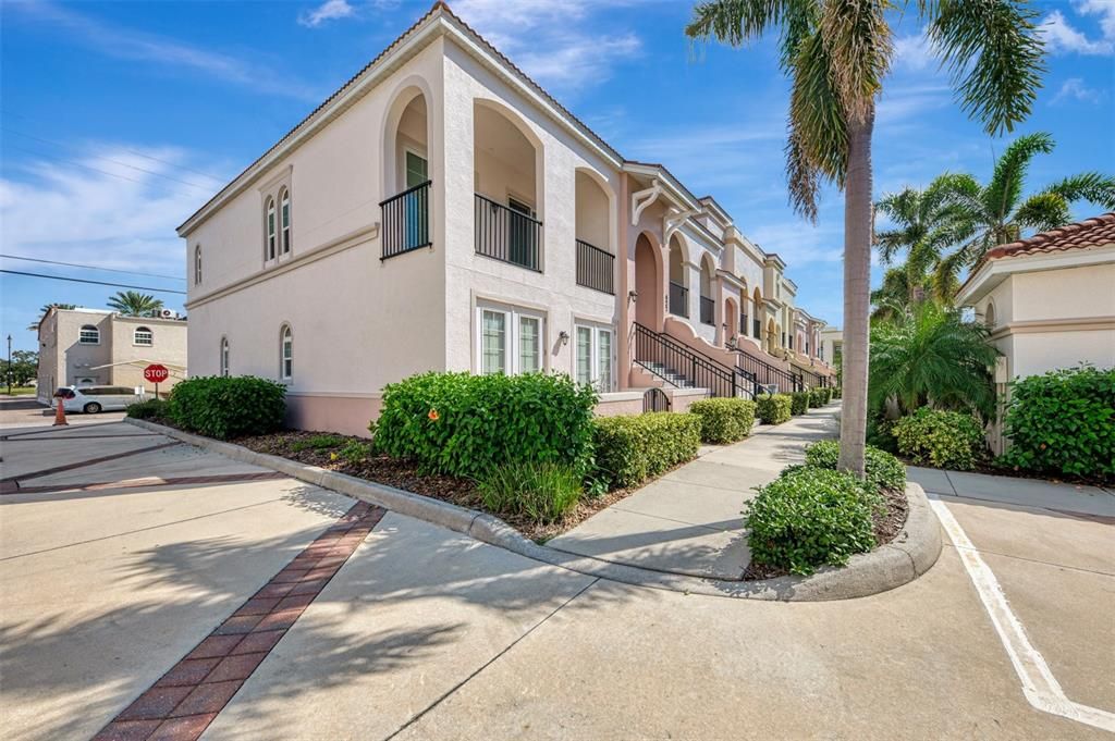 For Sale: $789,000 (2 beds, 3 baths, 1767 Square Feet)