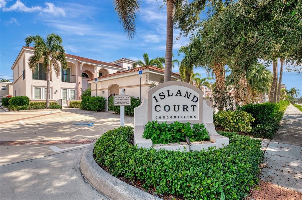 For Sale: $789,000 (2 beds, 3 baths, 1767 Square Feet)