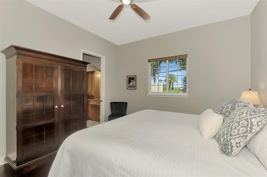 For Sale: $789,000 (2 beds, 3 baths, 1767 Square Feet)