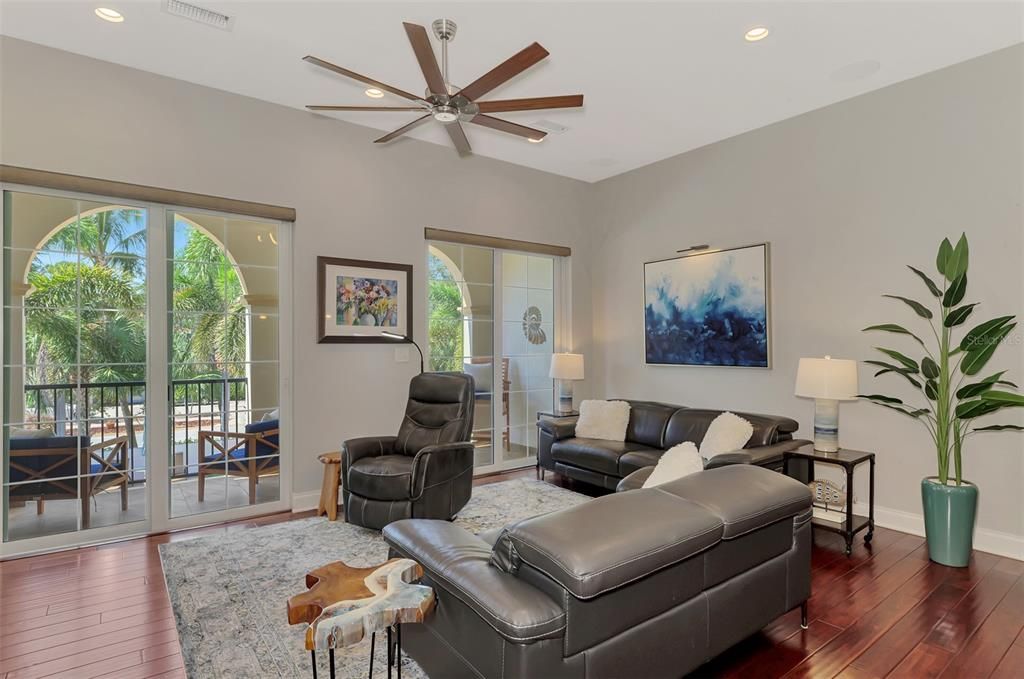 For Sale: $789,000 (2 beds, 3 baths, 1767 Square Feet)