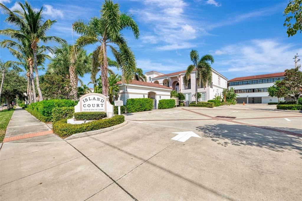 For Sale: $789,000 (2 beds, 3 baths, 1767 Square Feet)