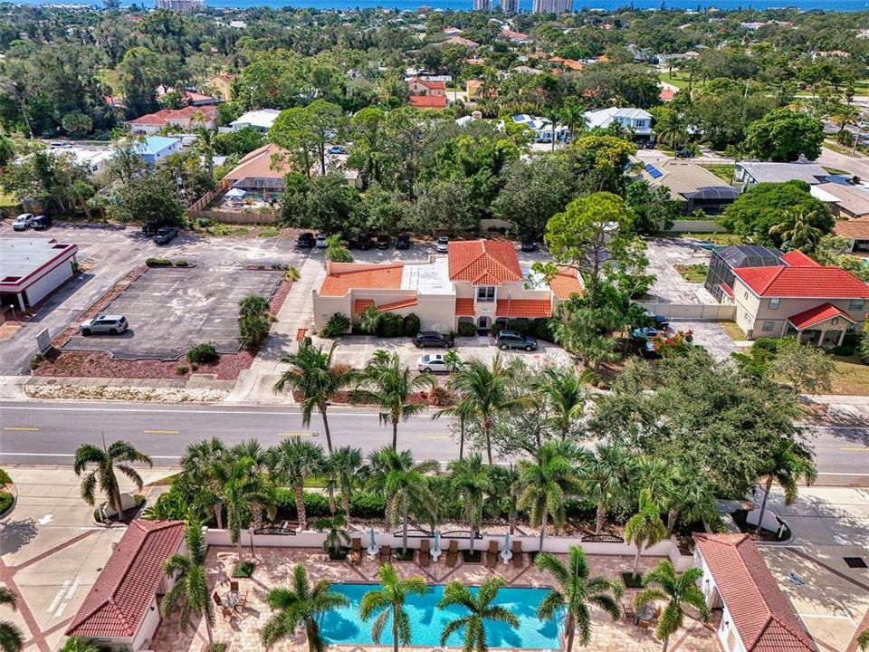 For Sale: $789,000 (2 beds, 3 baths, 1767 Square Feet)