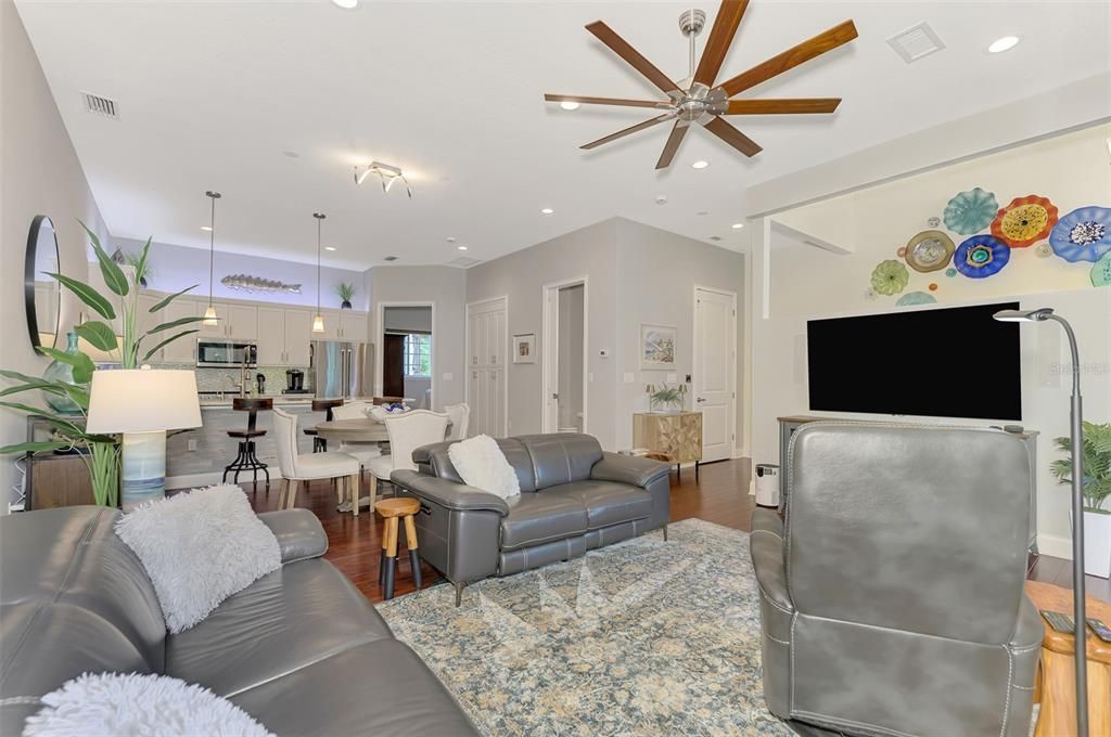 For Sale: $789,000 (2 beds, 3 baths, 1767 Square Feet)