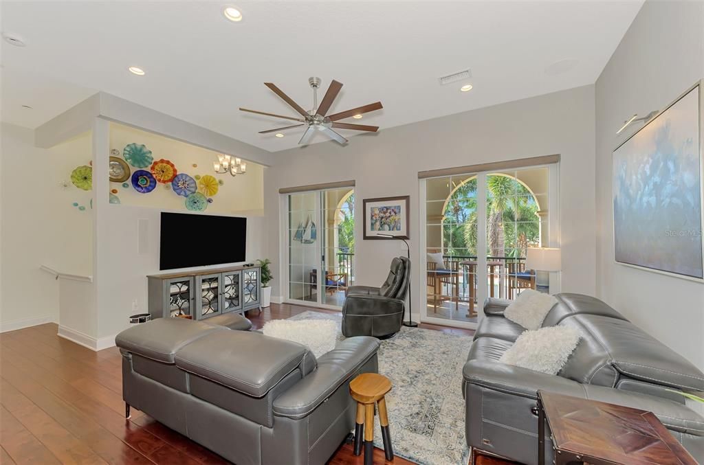 For Sale: $789,000 (2 beds, 3 baths, 1767 Square Feet)