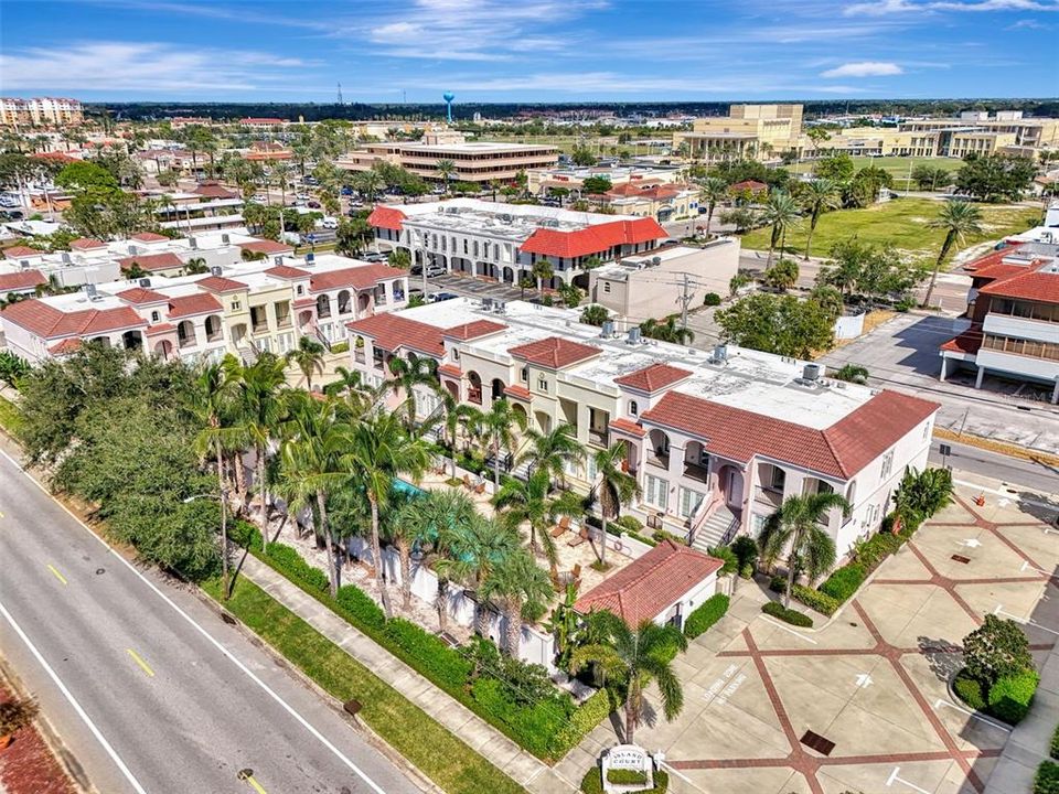 For Sale: $789,000 (2 beds, 3 baths, 1767 Square Feet)