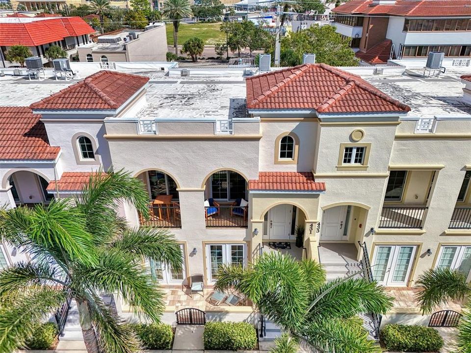 For Sale: $789,000 (2 beds, 3 baths, 1767 Square Feet)