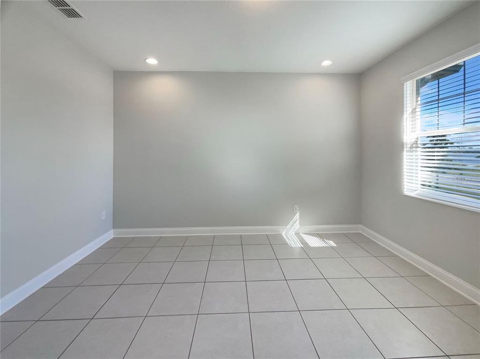 Под контрактом: $520,000 (4 спален, 3 ванн, 2516 Квадратных фут)