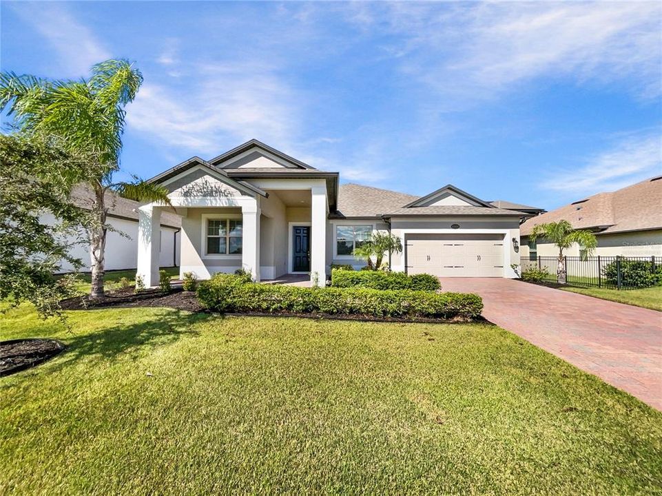 Под контрактом: $520,000 (4 спален, 3 ванн, 2516 Квадратных фут)