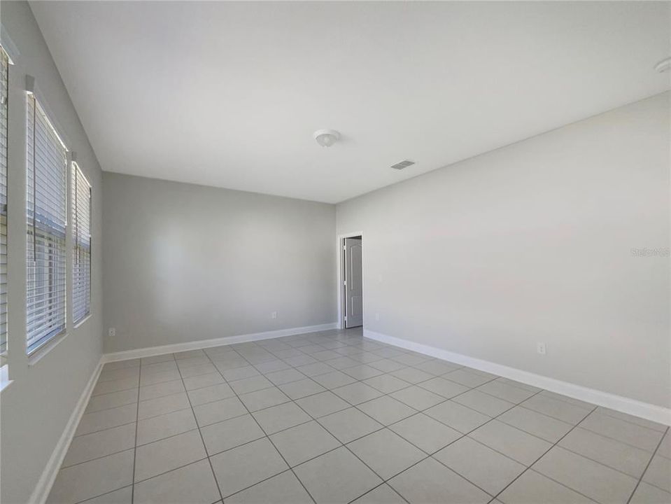 Под контрактом: $520,000 (4 спален, 3 ванн, 2516 Квадратных фут)