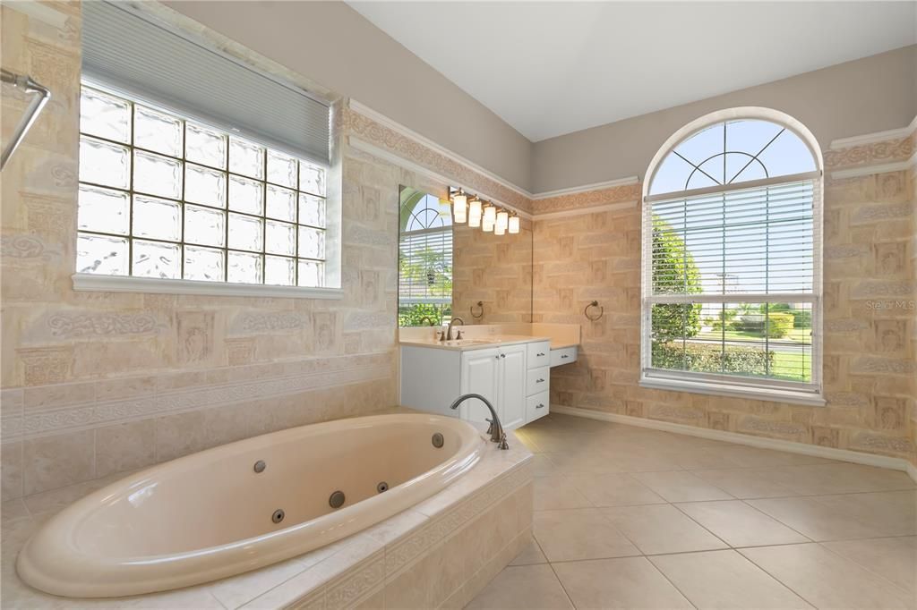 Active With Contract: $949,000 (4 beds, 3 baths, 3563 Square Feet)