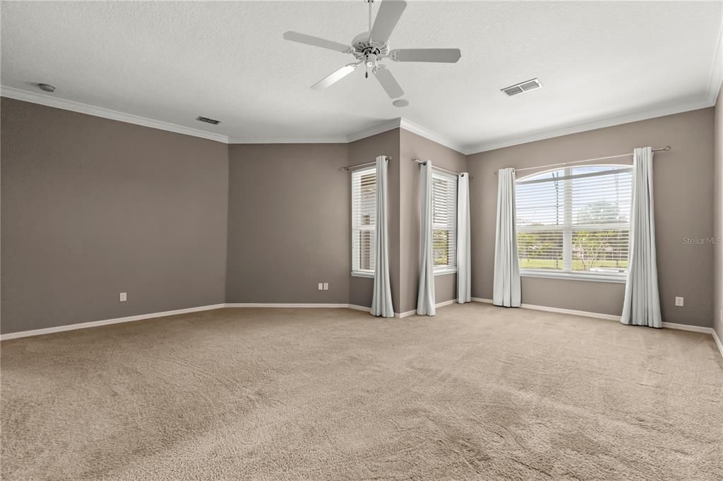 Active With Contract: $949,000 (4 beds, 3 baths, 3563 Square Feet)