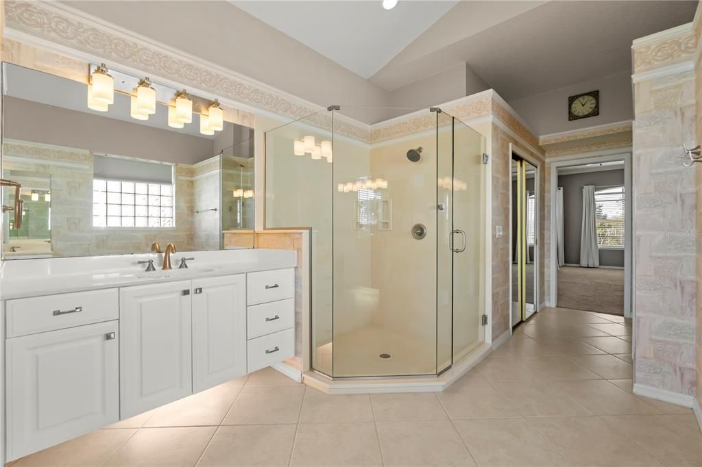 Active With Contract: $949,000 (4 beds, 3 baths, 3563 Square Feet)