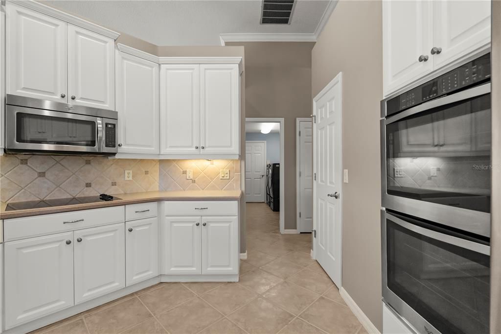 Active With Contract: $949,000 (4 beds, 3 baths, 3563 Square Feet)