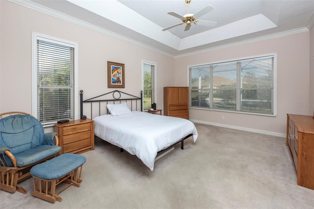 En Venta: $1,199,000 (5 camas, 3 baños, 3354 Pies cuadrados)