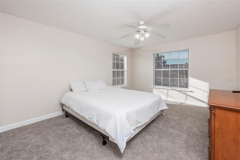 En Venta: $1,199,000 (5 camas, 3 baños, 3354 Pies cuadrados)