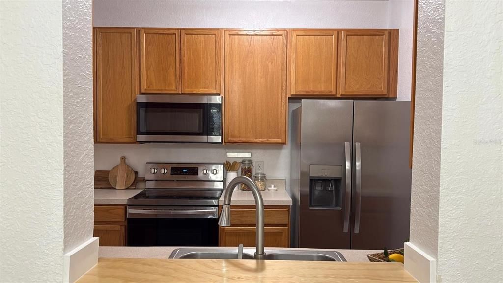 For Sale: $237,000 (3 beds, 2 baths, 1408 Square Feet)