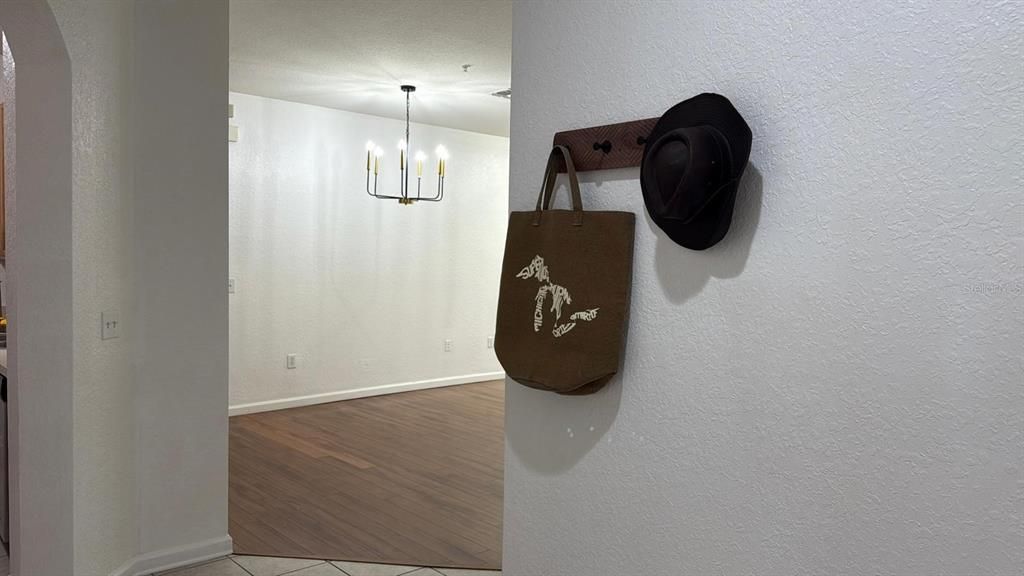 For Sale: $237,000 (3 beds, 2 baths, 1408 Square Feet)