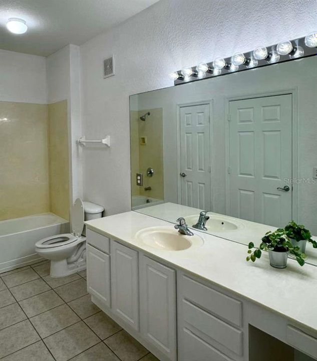 For Sale: $237,000 (3 beds, 2 baths, 1408 Square Feet)