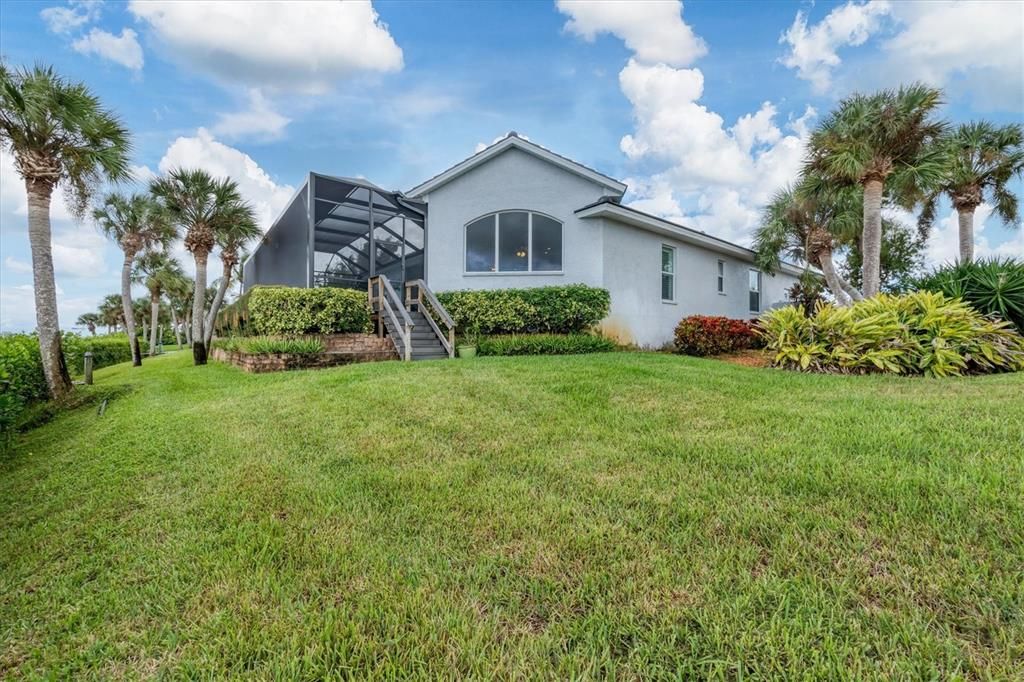 Active With Contract: $1,100,000 (3 beds, 2 baths, 2684 Square Feet)