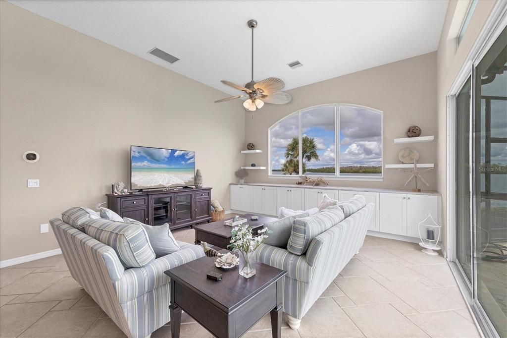 Active With Contract: $1,100,000 (3 beds, 2 baths, 2684 Square Feet)