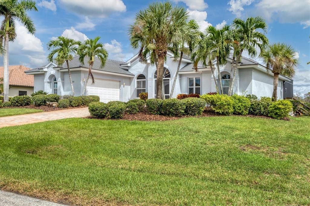 Active With Contract: $1,100,000 (3 beds, 2 baths, 2684 Square Feet)