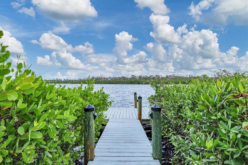 Active With Contract: $1,100,000 (3 beds, 2 baths, 2684 Square Feet)